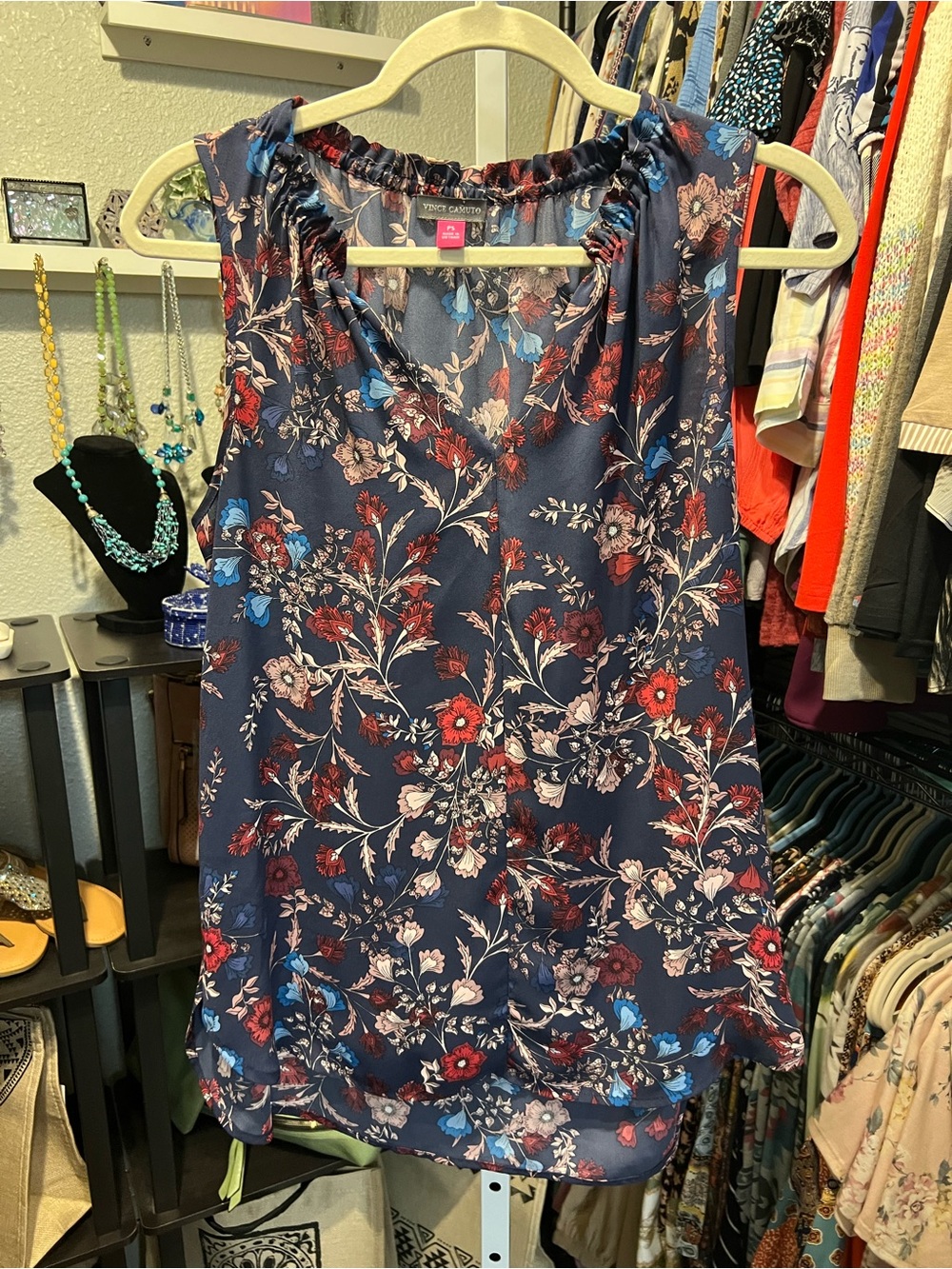 Vince Camuto Navy Floral Sleeveless V-Neck Camisole